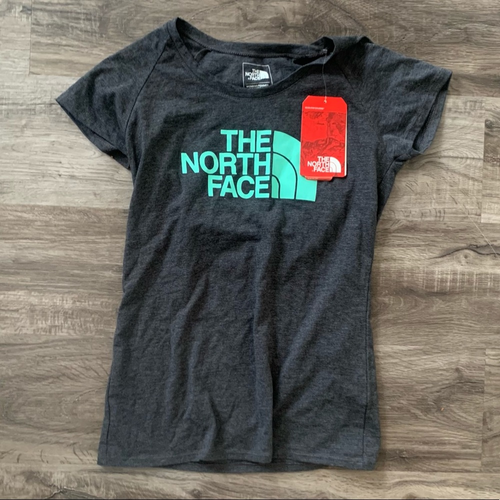 NEW The North Face T shirt